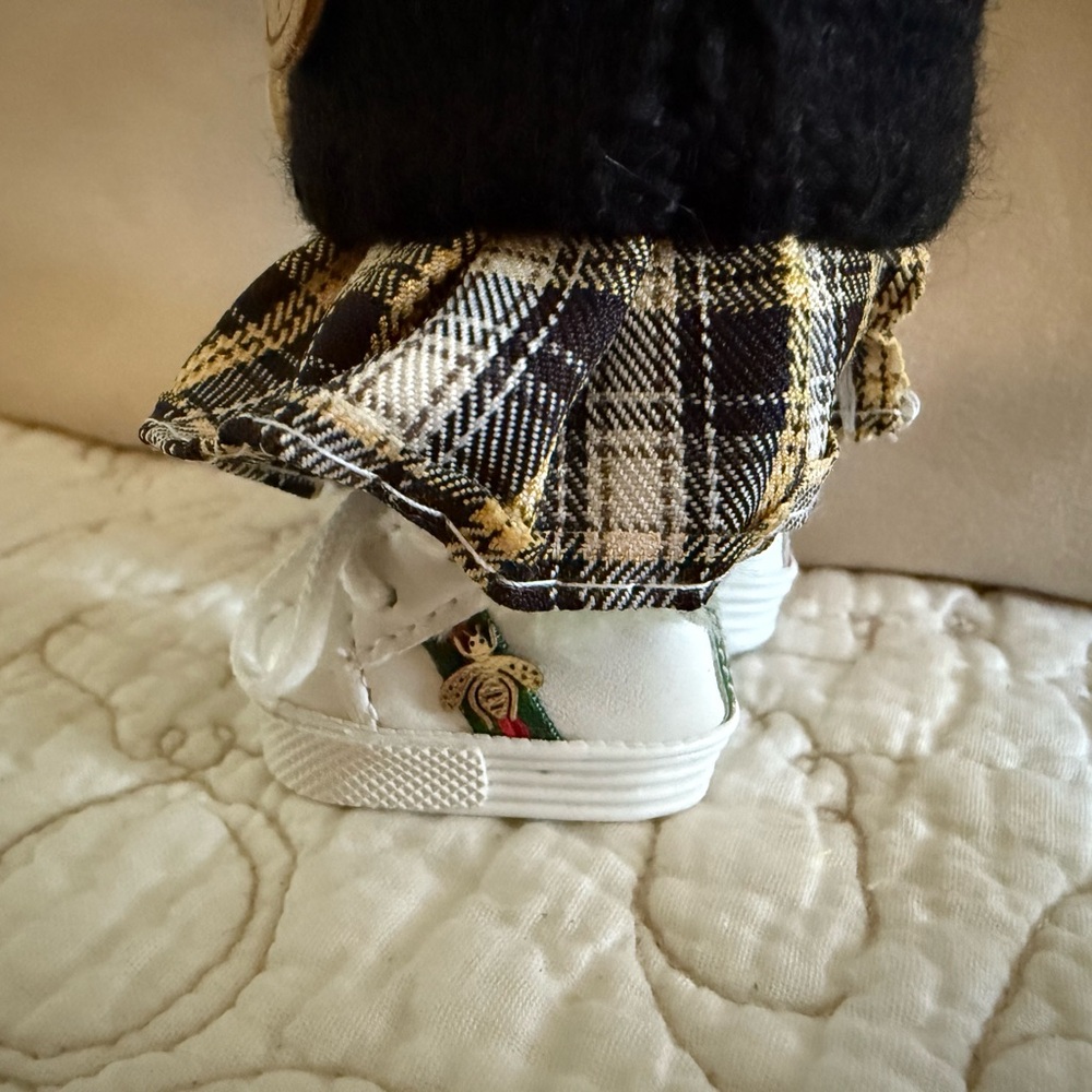 🔥 Fire Sale 🔥
Labubu or other Doll “Designer” Doll Shoes w/ Bee Design